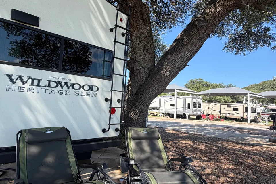Canyon Lake Retreat RV Cottage