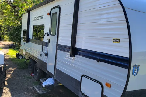 Jordan's Gulf Stream Kingsport 248bh Travel Trailer