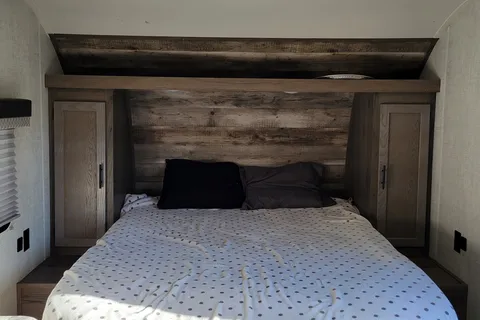 Jordan's Gulf Stream Kingsport 248bh Travel Trailer