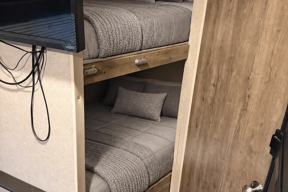Family Friendly Aspen Trail Camper