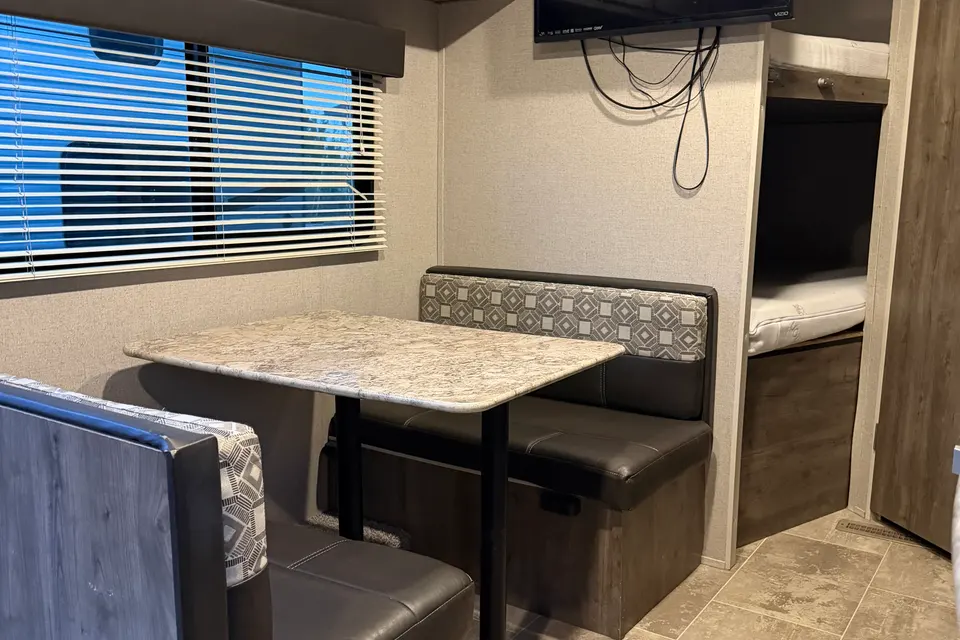 Family Friendly Aspen Trail Camper