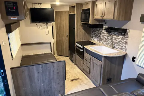 Family Friendly Aspen Trail Camper