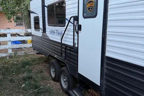 Family Friendly Aspen Trail Camper