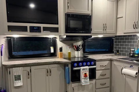 Carson's Keystone Cougar Sport Fifth Wheel