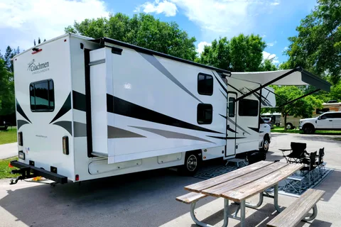Coachmen Freelander 30BH