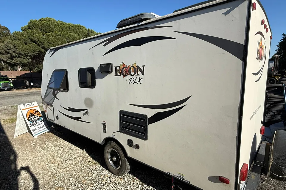 2016 Pacific Coachworks Econ 16RB (Delta Disco)