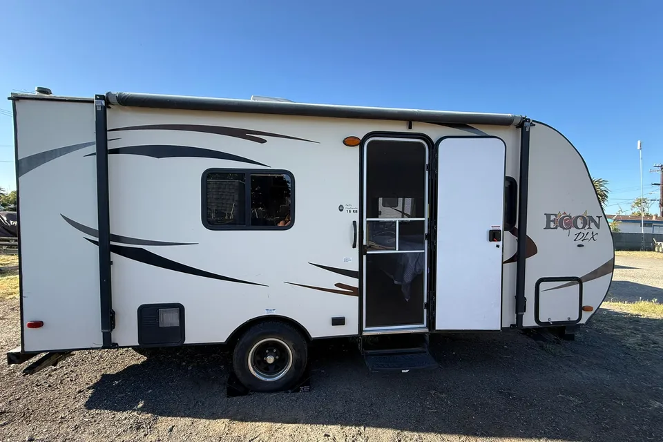 2016 Pacific Coachworks Econ 16RB (Delta Disco)