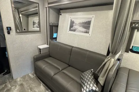 Luxurious family friendly, pet friendly Thor Motor Coach Quantum Class C