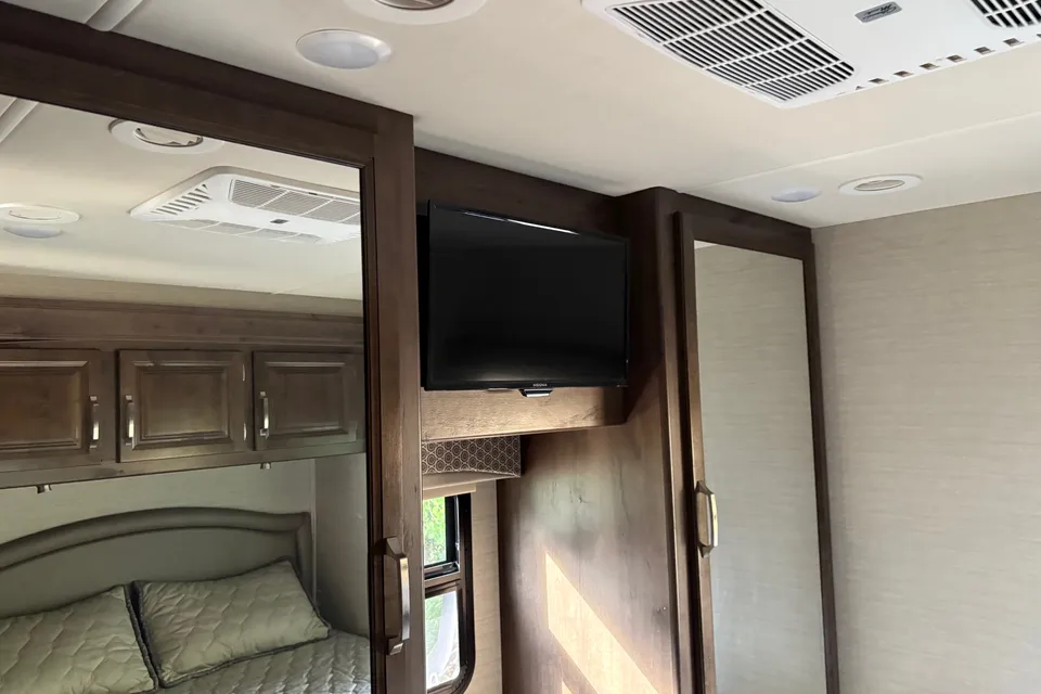 Family Fun Motorhome-Adventures Await! No experience needed