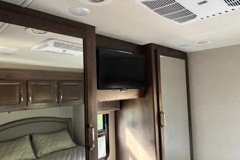 Family Fun Motorhome-Adventures Await! No experience needed