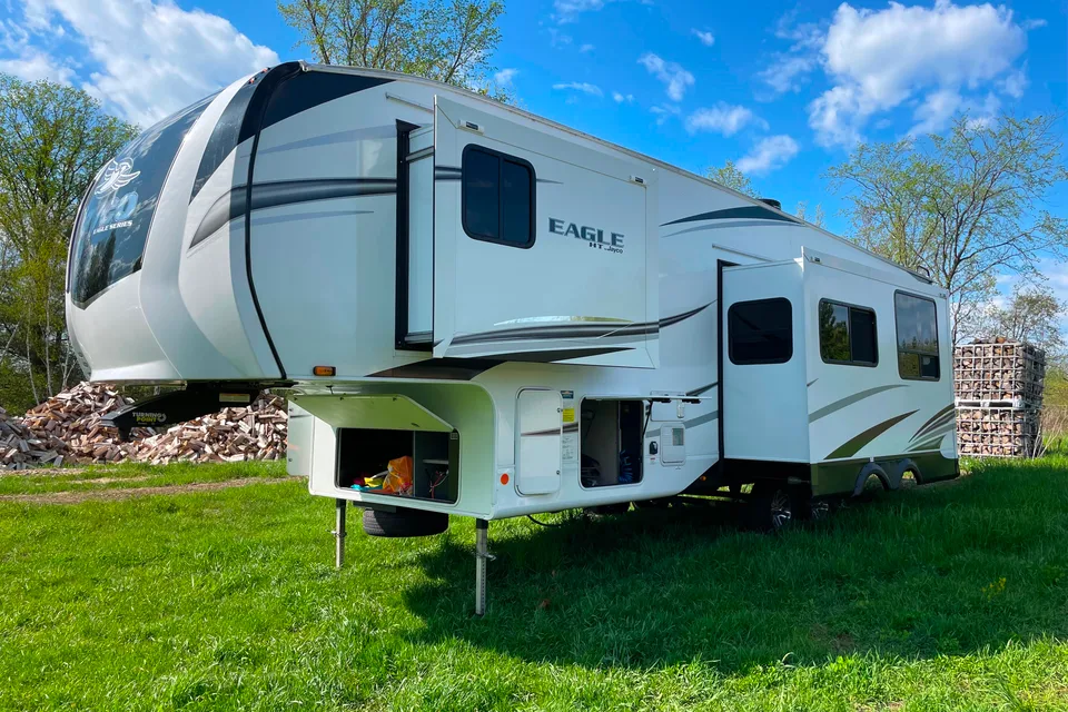 Matt and Valerie’s Jayco Eagle Fifth Wheel