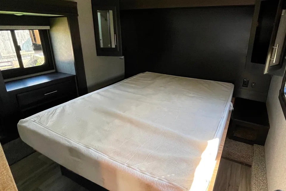 Matt and Valerie’s Jayco Eagle Fifth Wheel