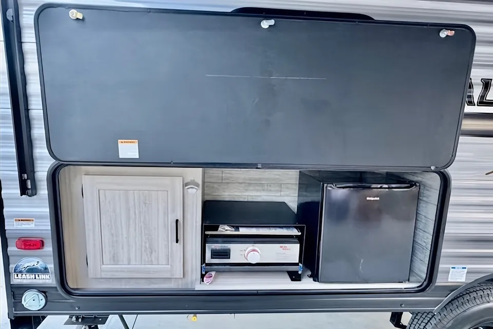 Weekend warriorz Wildwood Aurora Travel Trailer