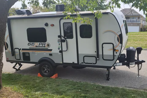 Adventure-Ready GeoPro 19FD — Lightweight, Modern, and Cozy!