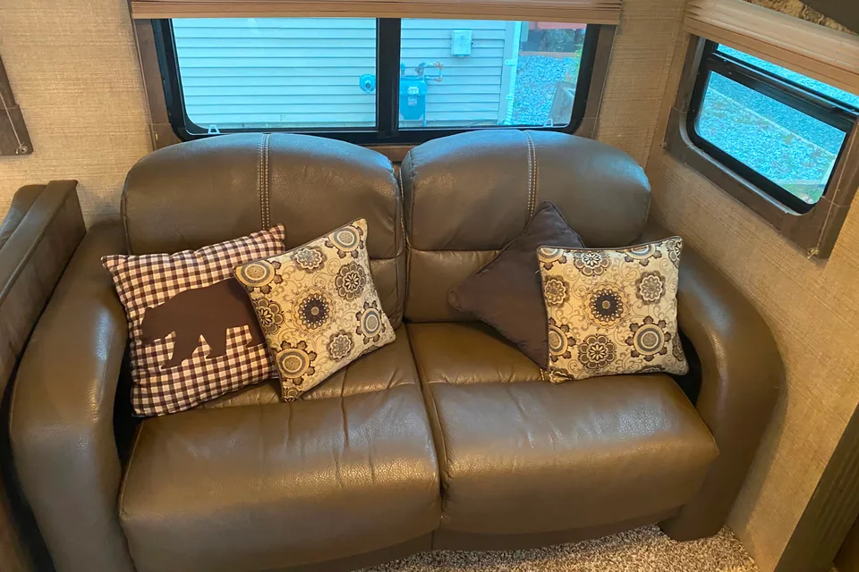 Kevin's Dutchmen 300bhsl Travel Trailer