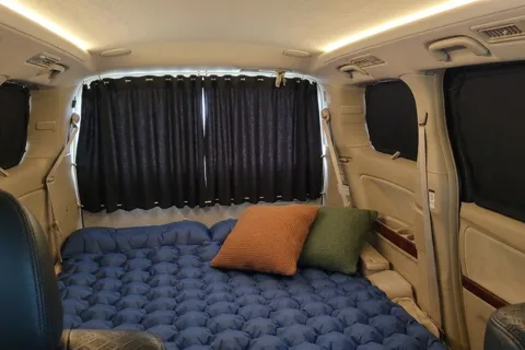 #3 Toyota Camper (8 seats/2 sleeps) Queen bed, Airport pickup