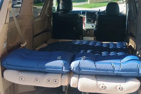 #3 Toyota Camper (8 seats/2 sleeps) Queen bed, Airport pickup