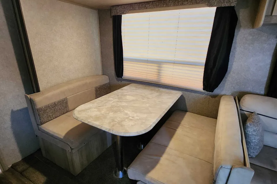 Catalina Blue "Fully Winterized" "Family Friendly"
