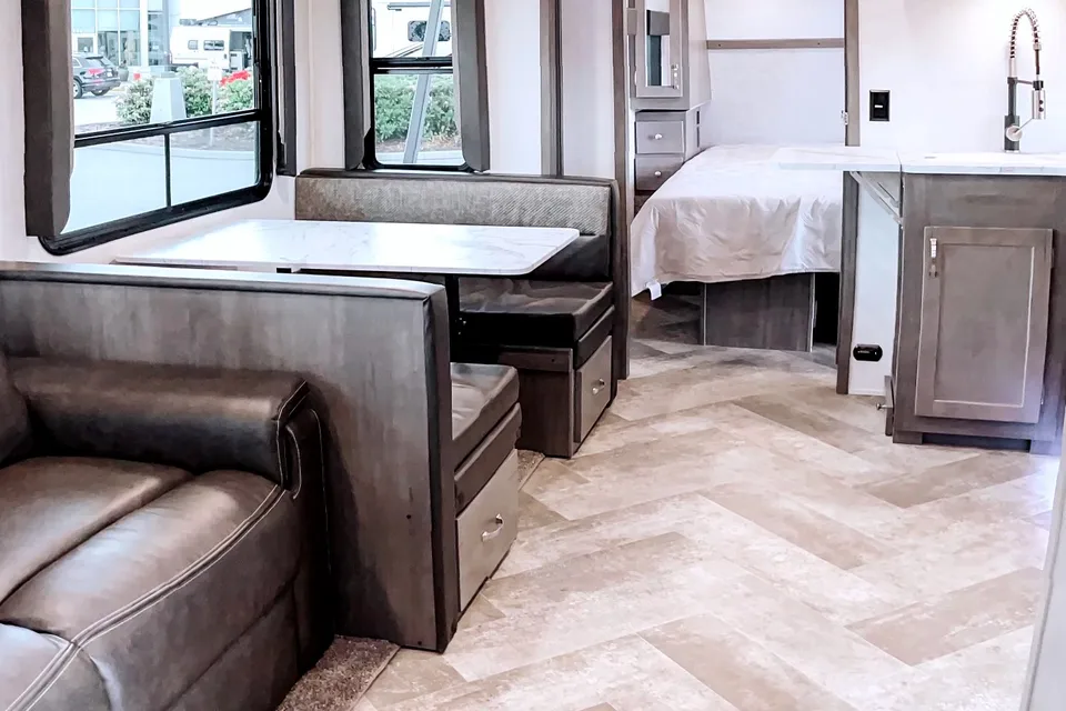 East to West 2800 KBH Travel Trailer