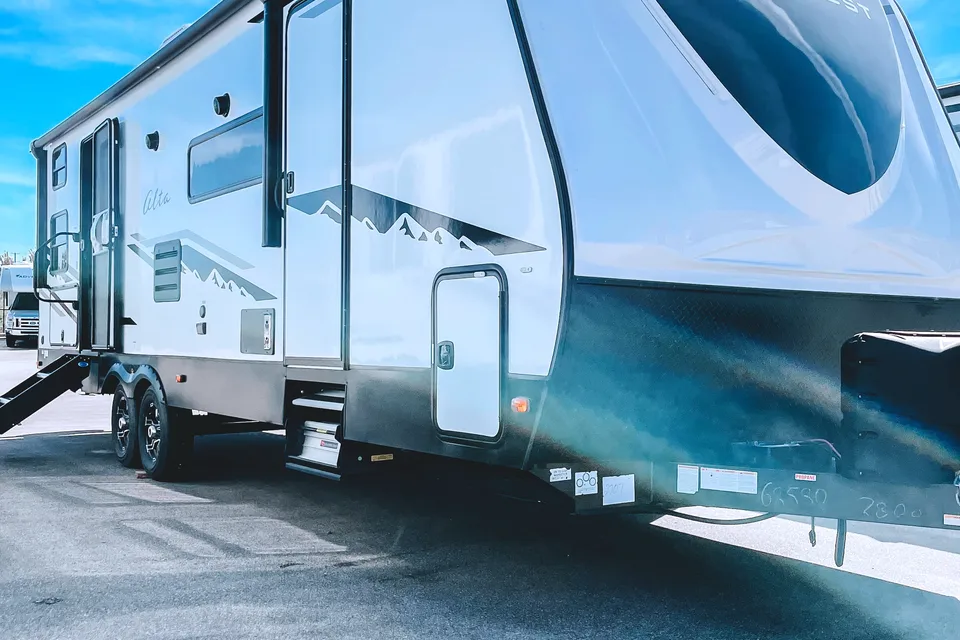 East to West 2800 KBH Travel Trailer
