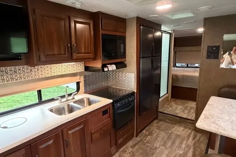 Luxury Family-Friendly Motorhome. Adventure Ready