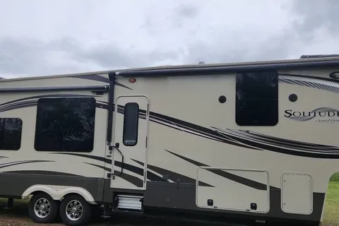 Luke's Grand Design 5th wheel