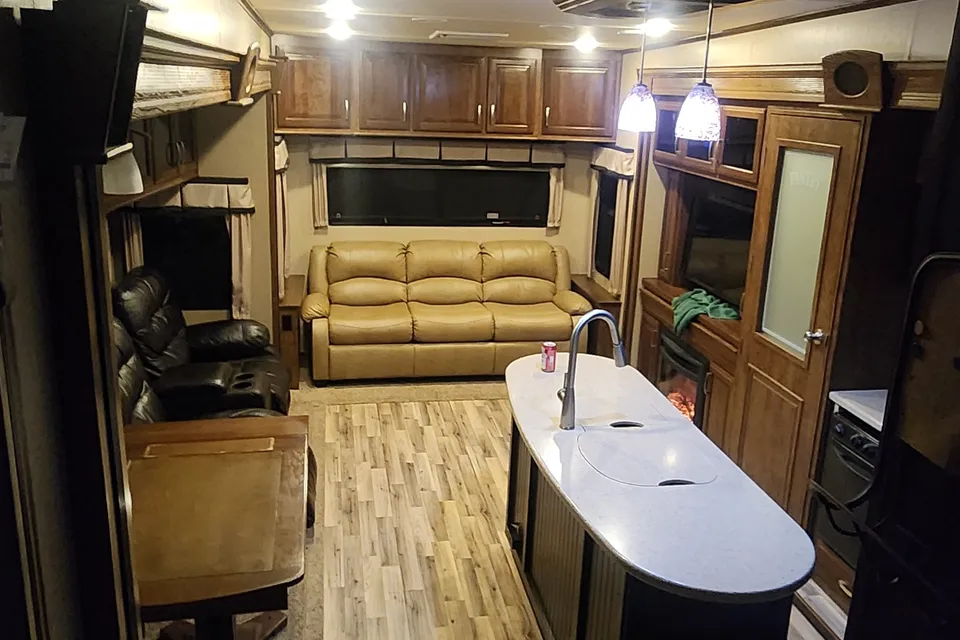 Luke's Grand Design 5th wheel