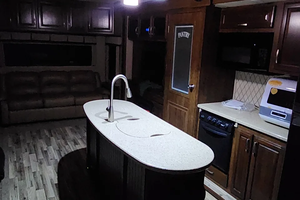 Luke's Grand Design 5th wheel