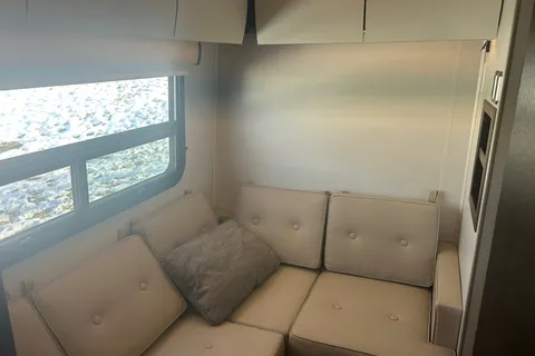 John's Leisure Travel Vans Unity Fx Class B