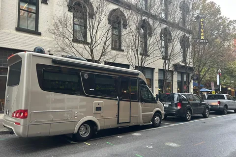 John's Leisure Travel Vans Unity Fx Class B