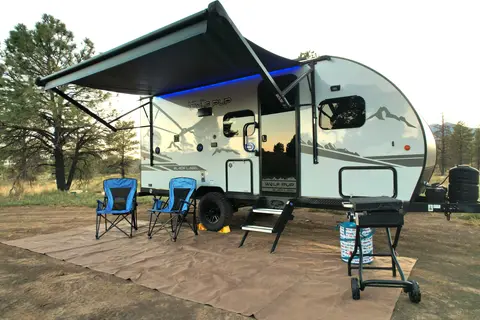 Wolf Pup Bunkhouse - ALL Inclusive