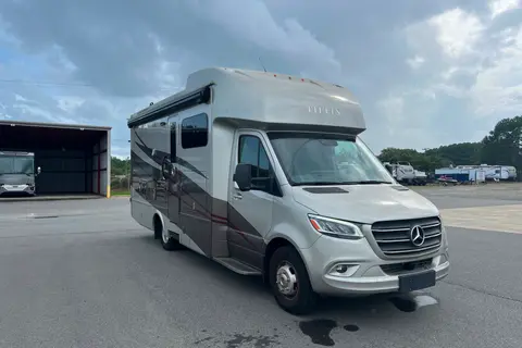 Tiffin Motorhomes Wayfarer Class C