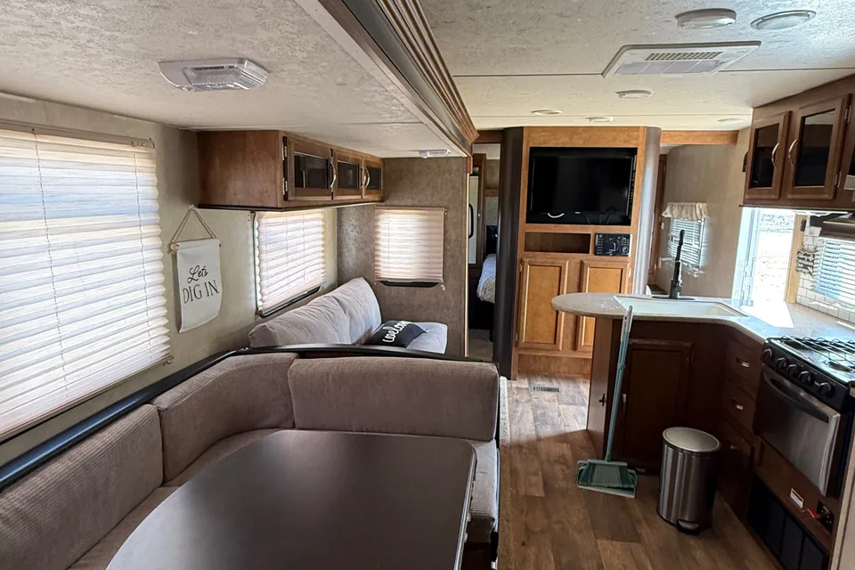 Marco's Forest River Wildwood T30QBSS Travel Trailer