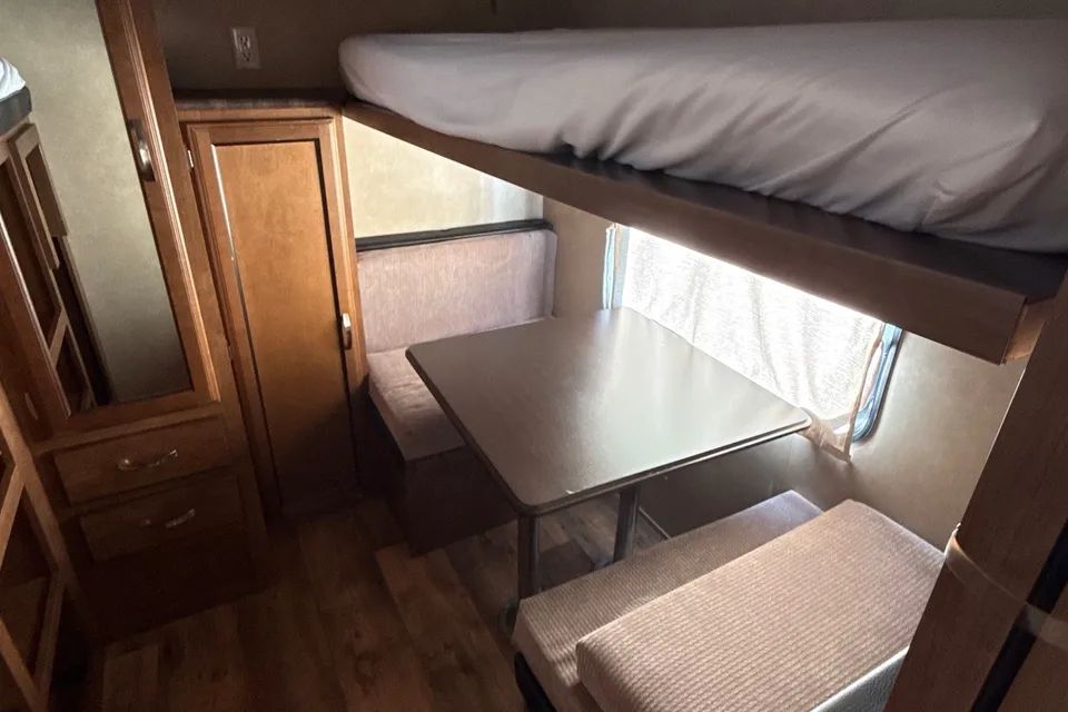 Marco's Forest River Wildwood T30QBSS Travel Trailer