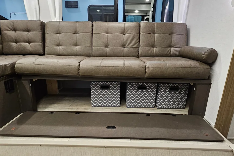 Salem 26 ICE (ICE2). 33 ft, Travel trailer Sleeps 8