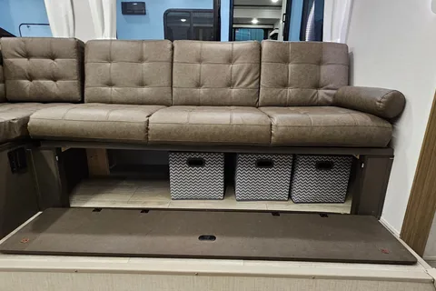 Salem 26 ICE (ICE2). 33 ft, Travel trailer Sleeps 8