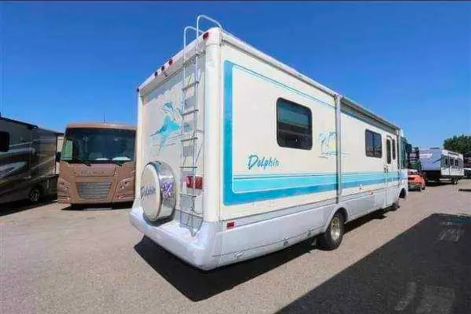 Joshua's National RV Dolphin Class A