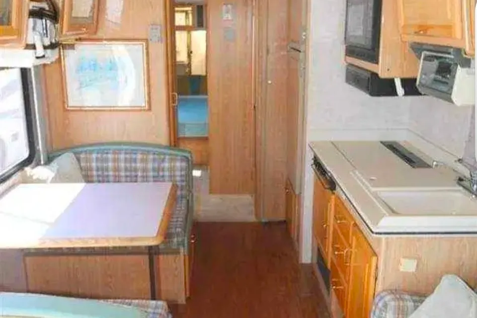Joshua's National RV Dolphin Class A