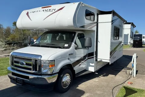 2023 Freelander 26DS | Yellowstone-Ready, Fully Stocked, Sleeps 6, SOLAR