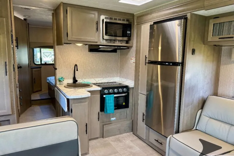2023 Freelander 26DS | Yellowstone-Ready, Fully Stocked, Sleeps 6, SOLAR