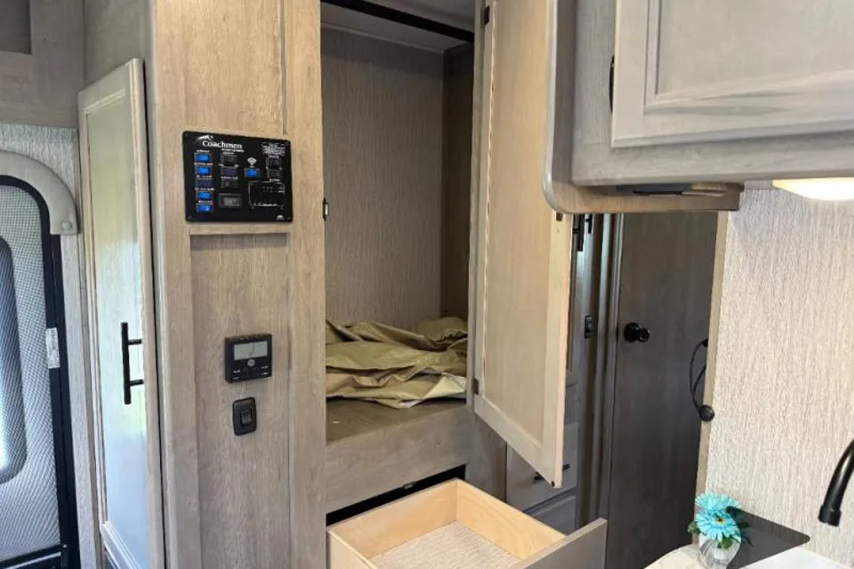 2023 Freelander 26DS | Yellowstone-Ready, Fully Stocked, Sleeps 6, SOLAR