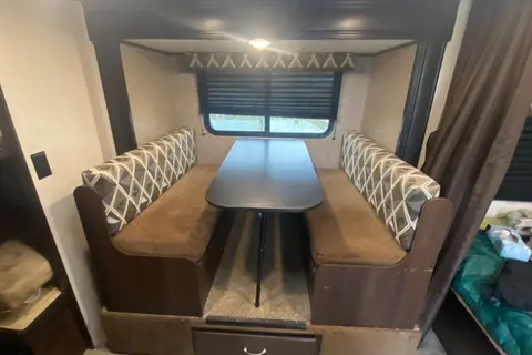 Gordon's Jayco SLX Travel Trailer