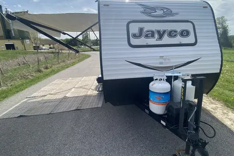 Gordon's Jayco SLX Travel Trailer