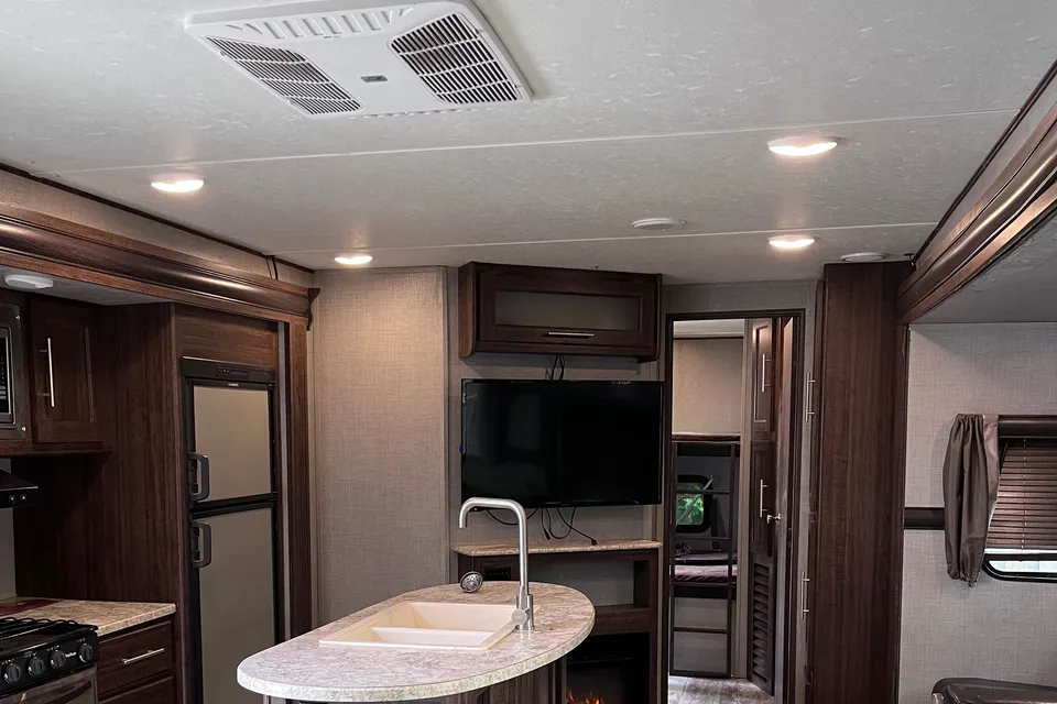 Crossroad Zinger 330bh  10personnes *Lits Superposés/bunk beds*  2 chambre fermé Marial RV
