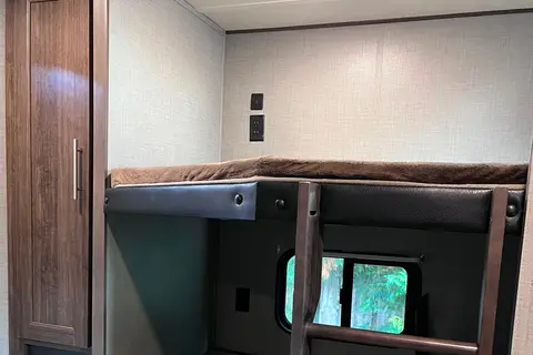 Crossroad Zinger 330bh  10personnes *Lits Superposés/bunk beds*  2 chambre fermé Marial RV