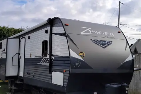 Crossroad Zinger 330bh  10personnes *Lits Superposés/bunk beds*  2 chambre fermé Marial RV