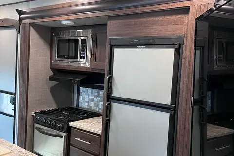 Crossroad Zinger 330bh  10personnes *Lits Superposés/bunk beds*  2 chambre fermé Marial RV