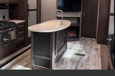 Crossroad Zinger 330bh  10personnes *Lits Superposés/bunk beds*  2 chambre fermé Marial RV