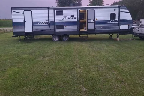 Crossroad Zinger 330bh  10personnes *Lits Superposés/bunk beds*  2 chambre fermé Marial RV