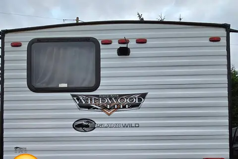 Shari's Forest River Wild wood, island lite Travel Trailer